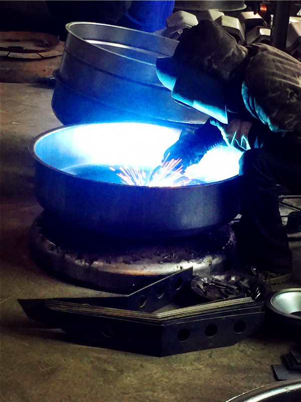 小型攪拌機(jī)內(nèi)部焊接技術(shù),保證無縫焊接--河北東圣吊索具制造有限公司--小型攪拌機(jī)|石材夾具|液壓堆高車|手動(dòng)叉車 小型攪拌機(jī)內(nèi)部焊接技術(shù),保證無縫焊接--河北東圣吊索具制造有限公司--小型攪拌機(jī)|石材夾具|液壓堆高車|手動(dòng)叉車